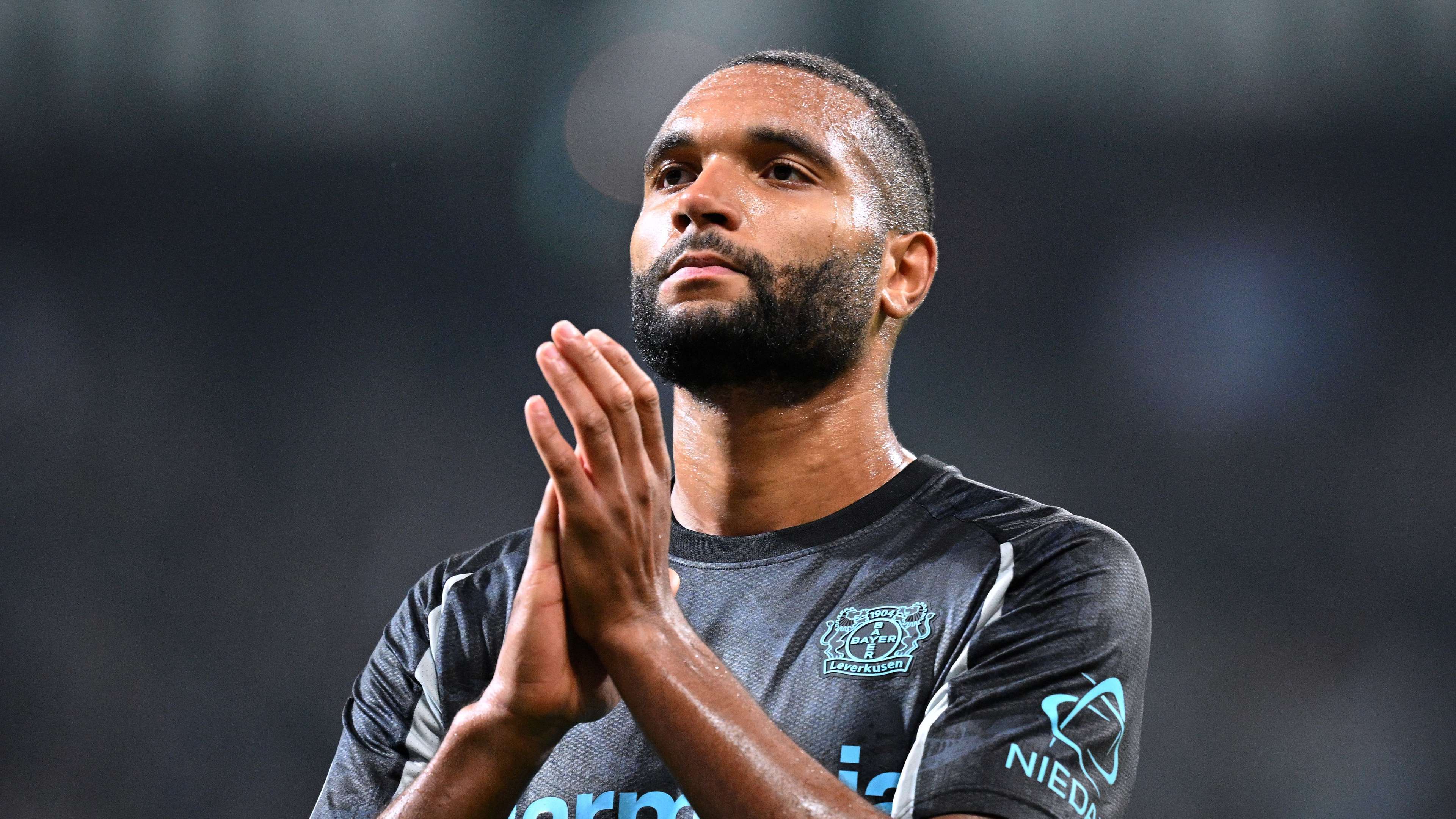 洲足坛上占 洲足坛上占